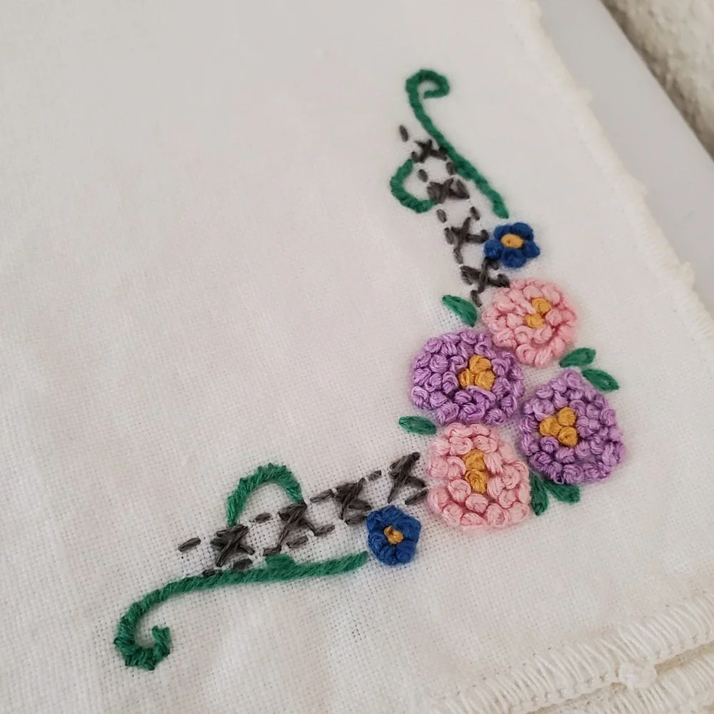 Vintage Hand Embroidered Linen Napkins and Runner Set Floral Lace Trim 7pc